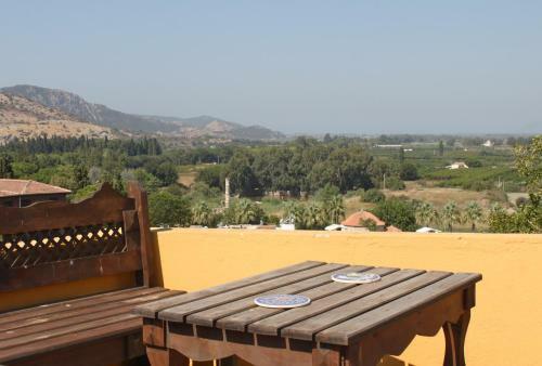 Hostal Homeros Pension & Guesthouse