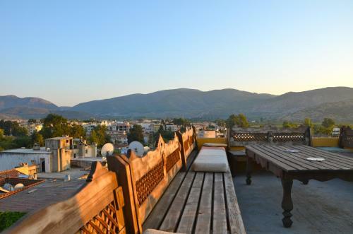 Hostal Homeros Pension & Guesthouse