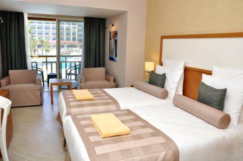 Paloma Oceana Resort - Luxury Hotel