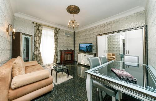 Luxrent Apartments On Lva Tolstogo