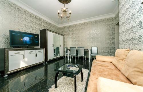 Luxrent Apartments On Lva Tolstogo