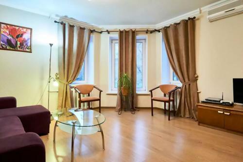Home Hotel Apartments On Kontraktova Ploshcha