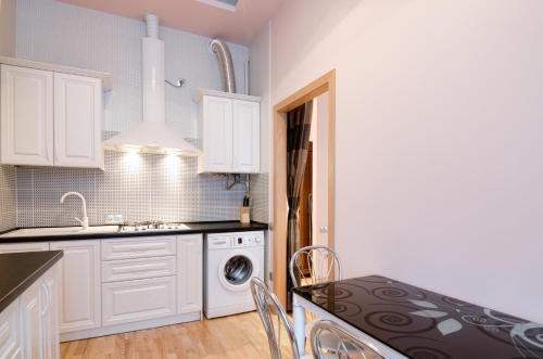 Apartment On Doroshenka Street 34