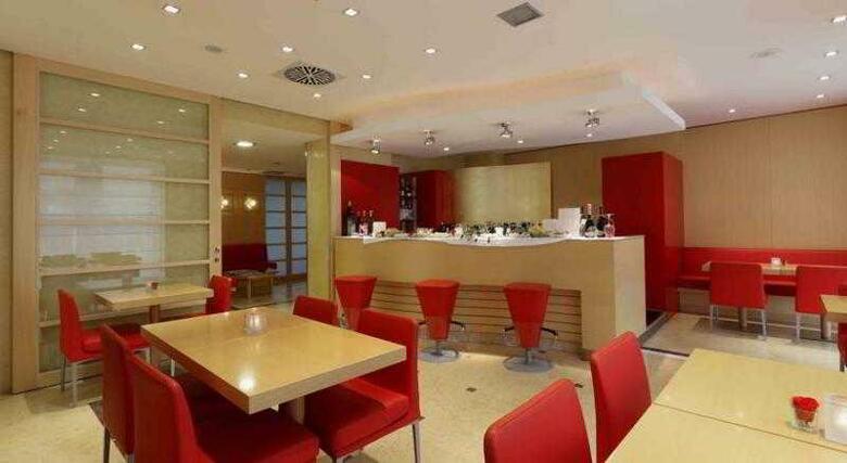 Hotel Holiday Inn Milan Garibaldi Station
