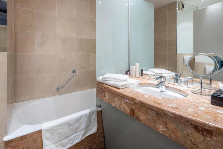 Hotel Mercure Paris Neuilly