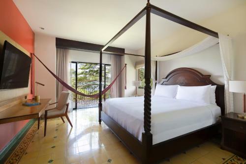 Hotel Los Sue�os Marriott Ocean & Golf Resort