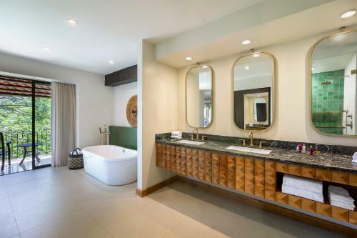 Hotel Los Sue�os Marriott Ocean & Golf Resort