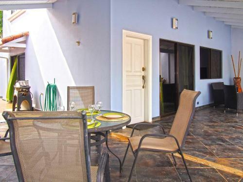 Villa Thoga Vacation Rentals & Tours