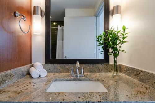 Elm Street Apartment By Stay Alfred