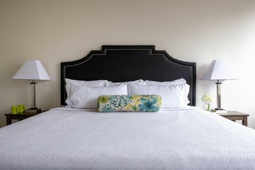 Elm Street Apartment By Stay Alfred