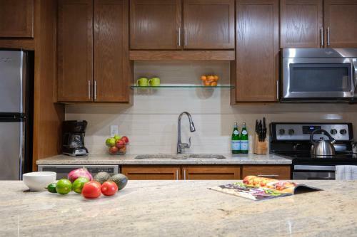 Elm Street Apartment By Stay Alfred