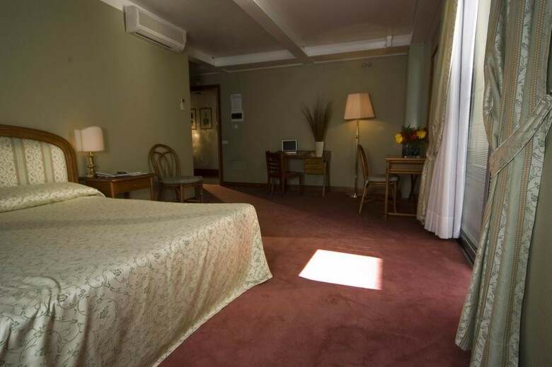Hotel Santa Chiara & Residenza Parisi