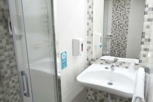 Hotel Hostal Alda Puerta Coru�a