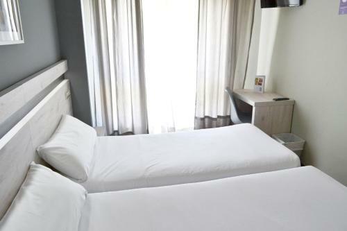 Hotel Hostal Alda Puerta Coru�a