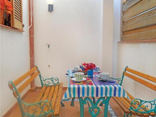 Apartment Es Cars P-548