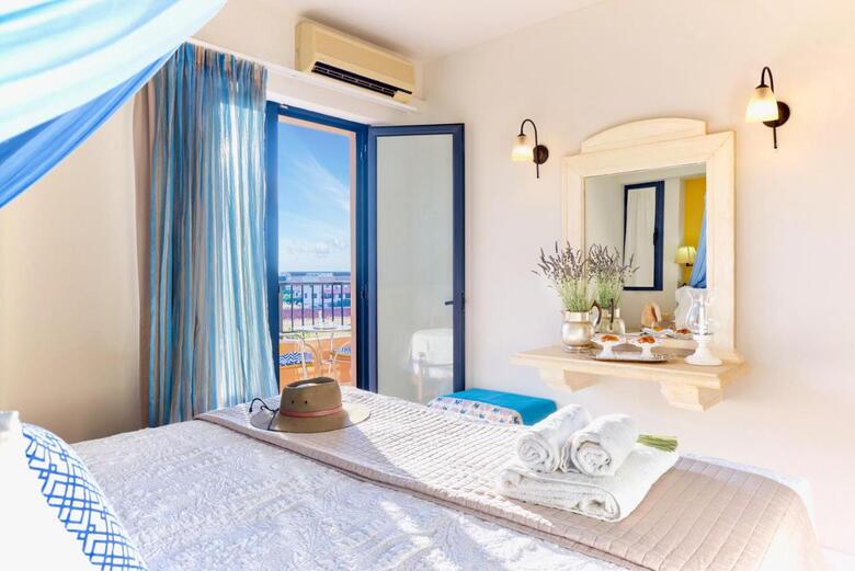 Golden Bay Hotel