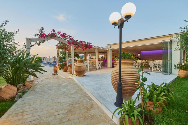 Golden Bay Hotel