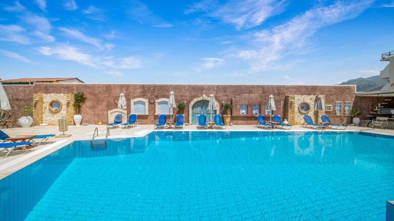 Golden Bay Hotel