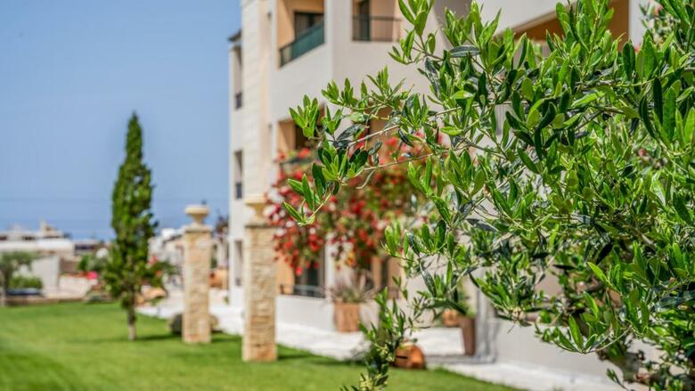Golden Bay Hotel