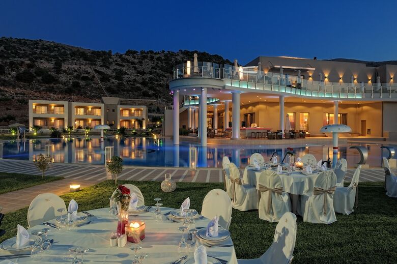 Hotel Royal Heights Resort Villas & Spa