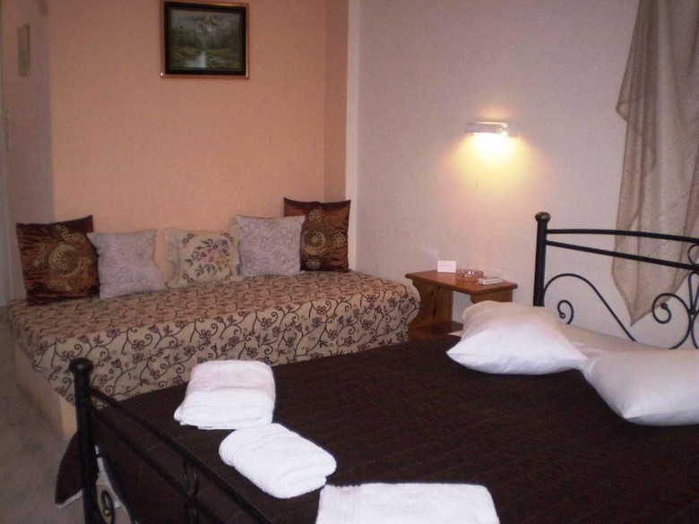 Hotel Irineos Studios