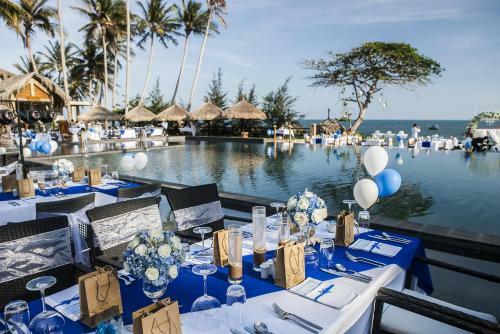 Hotel Aroma Beach Resort And Spa