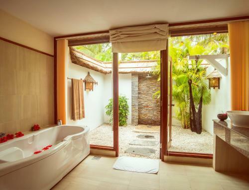 Hotel Victoria Phan Thiet Beach Resort & Spa