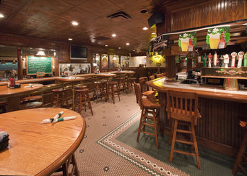 Holiday Inn Hotel & Suites Des