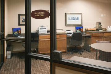 Holiday Inn Hotel & Suites Des