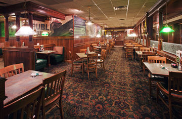 Holiday Inn Hotel & Suites Des