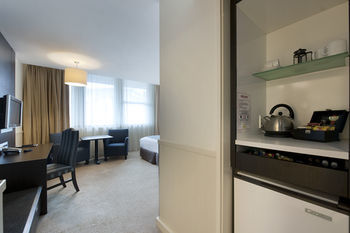 Hotel S/circle Southern Cross