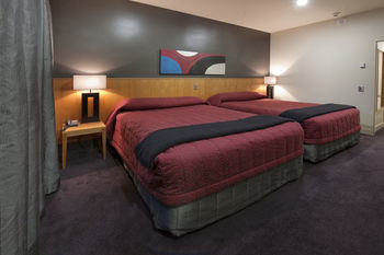 Hotel S/circle Southern Cross
