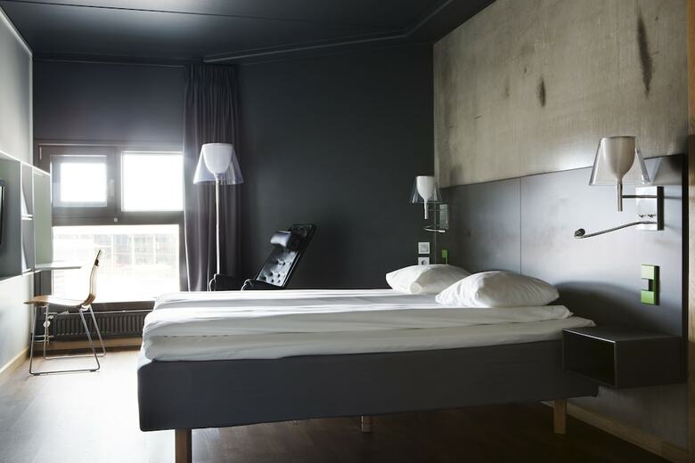 Comfort Hotel Runway