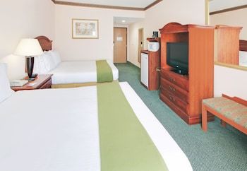 Holiday Inn Express Hotel & Suites Cleveland