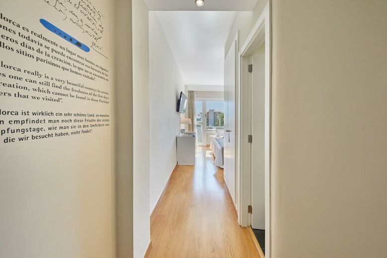 Hotel Joan Mir� Museum