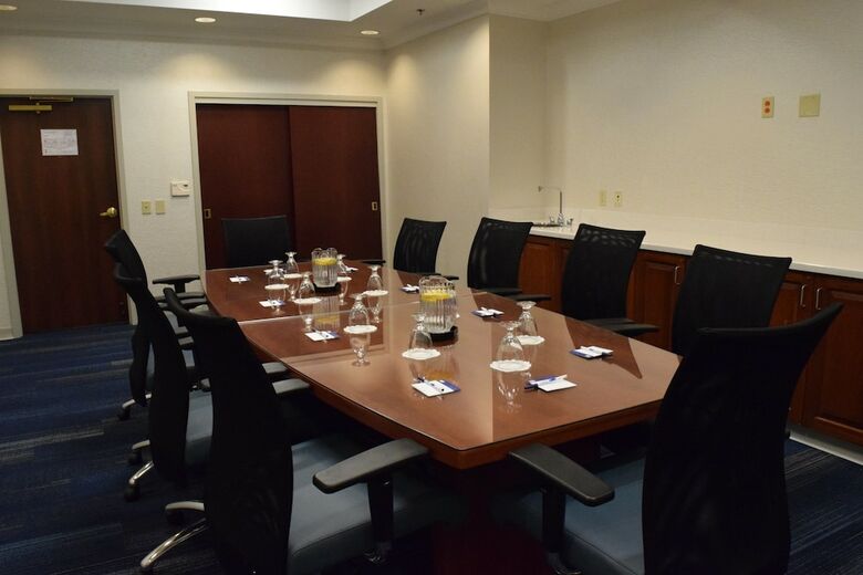 Holiday Inn Express Hotel & Suites Rochester Webster