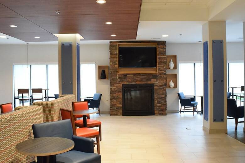 Holiday Inn Express Hotel & Suites Rochester Webster