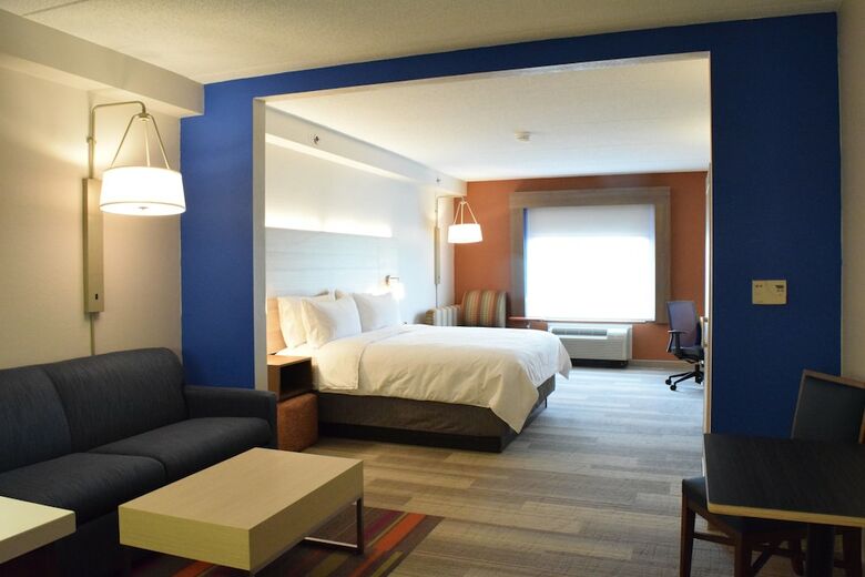 Holiday Inn Express Hotel & Suites Rochester Webster