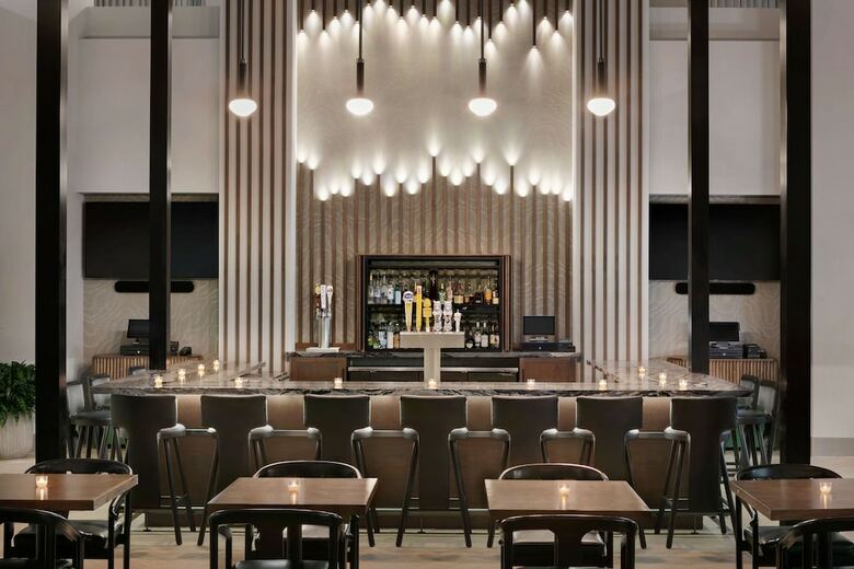 Hotel Embassy Suites Phil/valley For