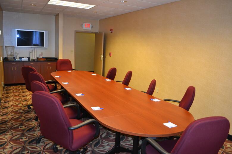 Holiday Inn Express Hotel & Suites Kent State University