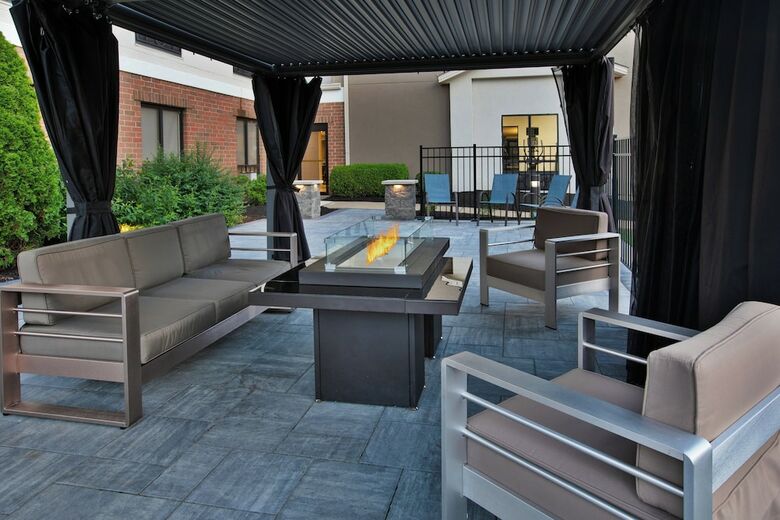 Holiday Inn Express Hotel & Suites Kent State University