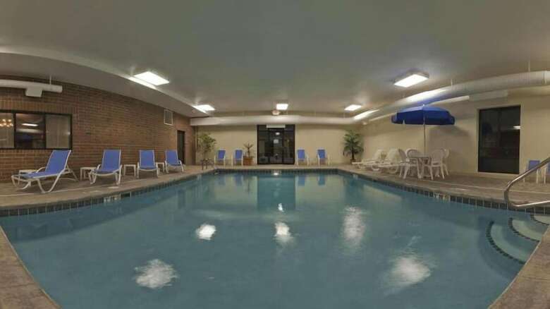 Holiday Inn Express Hotel & Suites Kent State University