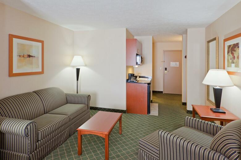 Holiday Inn Express Hotel & Suites Kent State University