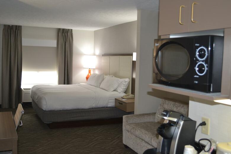 Holiday Inn Express Hotel & Suites Kent State University