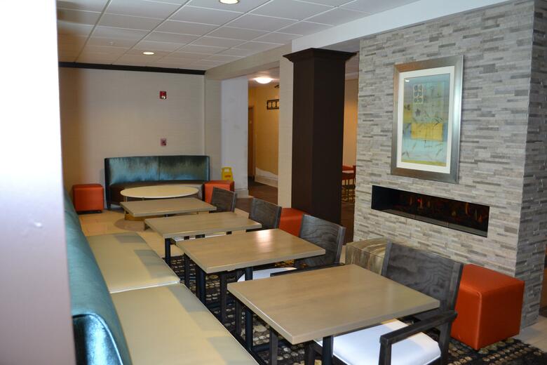 Holiday Inn Express Hotel & Suites Kent State University