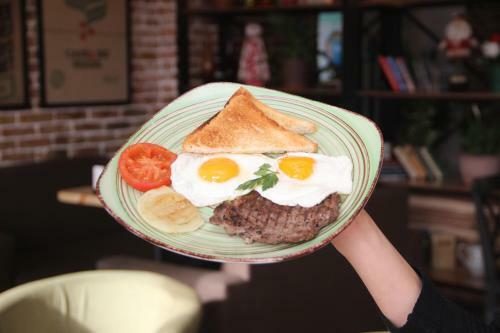 Hostal Madanur Hotel