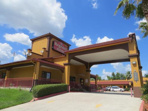 Hotel Regency Suites Bush Airport / Greenspoint