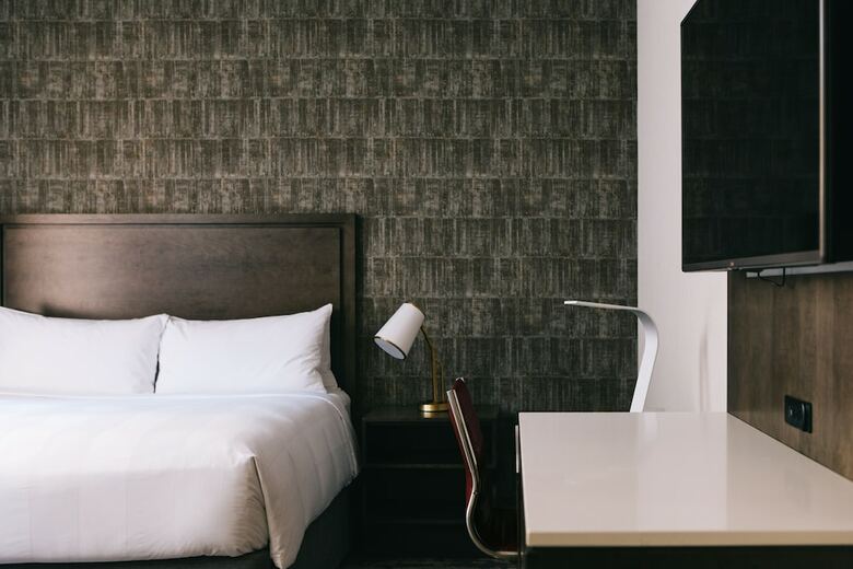 Renaissance St. Louis Grand & Suites Hotel