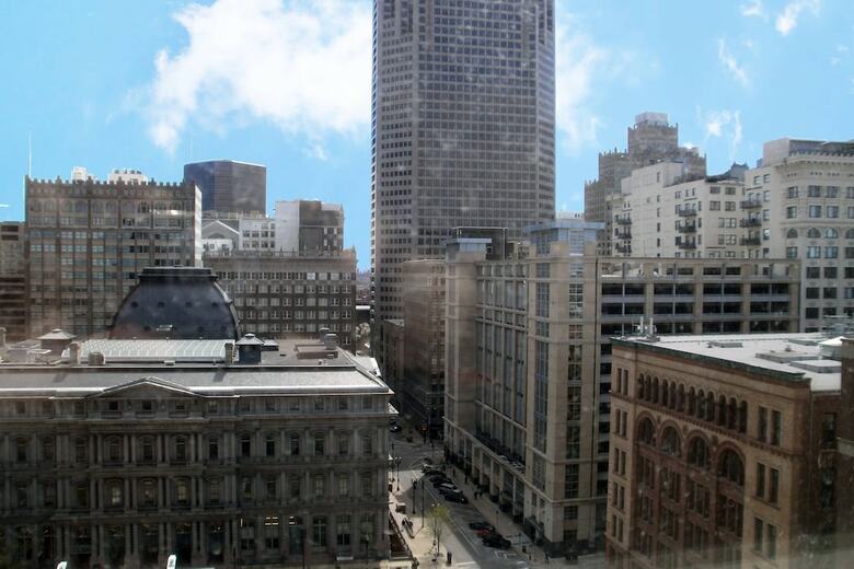 Renaissance St. Louis Grand & Suites Hotel