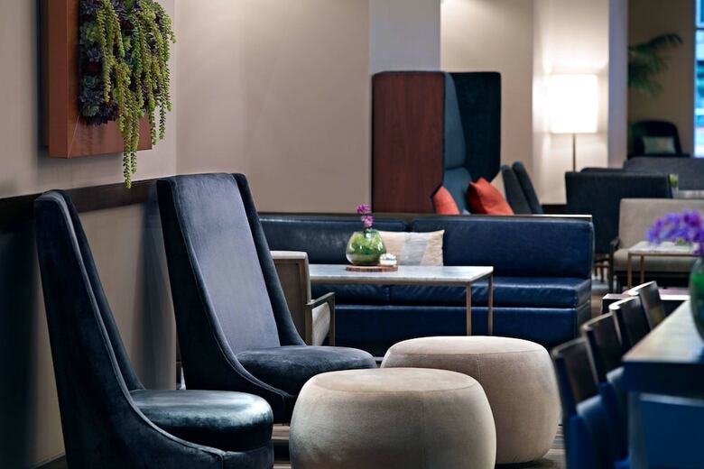 Renaissance St. Louis Grand & Suites Hotel